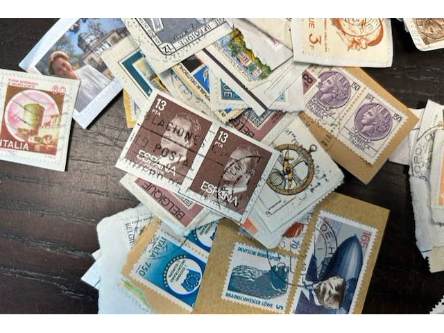 70 postzegels - afbeelding 5 van  5