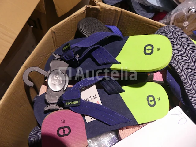 70 veelkleurige strandschoenen - afbeelding 2 van  7