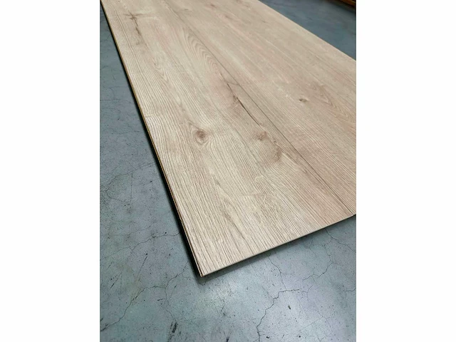 70,56 m2 laminaatvloer 12mm krono - afbeelding 3 van  3