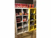 71 stuks diversen merk: stranger things, funko,etc - afbeelding 1 van  2
