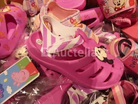 71 veelkleurige strandschoenen - afbeelding 2 van  6
