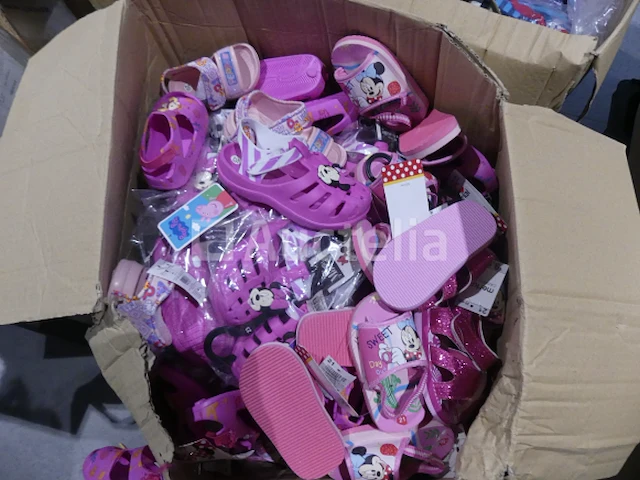 71 veelkleurige strandschoenen - afbeelding 5 van  6
