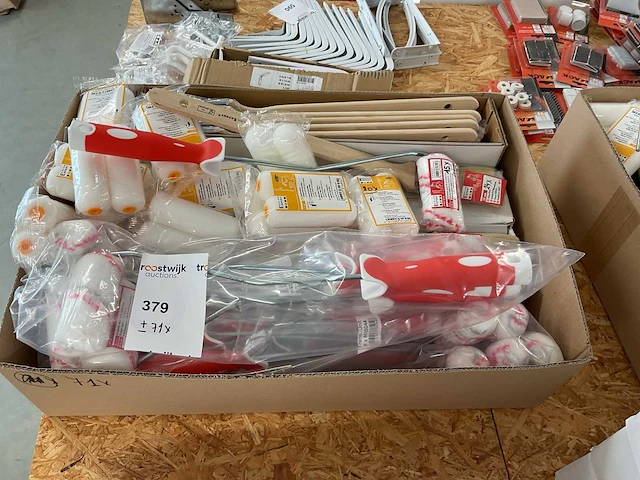71 x schildersgereedschap - afbeelding 1 van  10