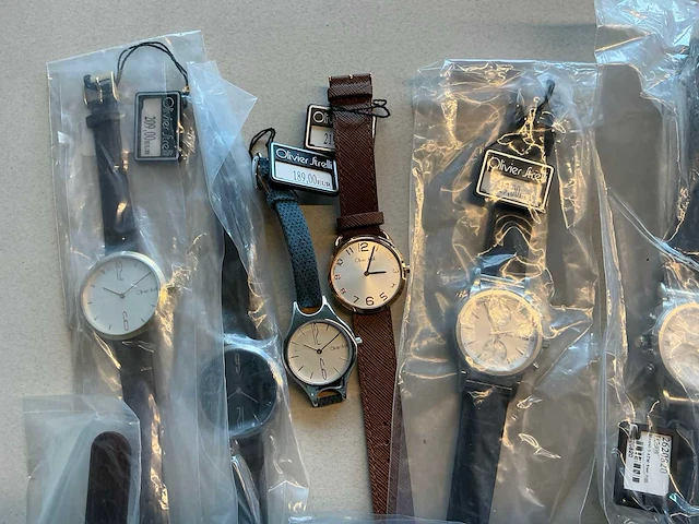 75 diverse horloges olivier strelli - afbeelding 10 van  17