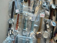 75 diverse horloges olivier strelli - afbeelding 16 van  17