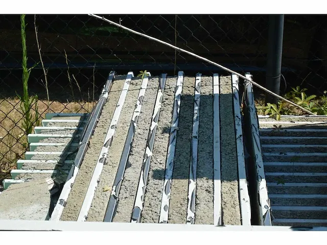 75 stuks eccoborder betonboord inox bedekking 125x2x14,5cm - afbeelding 1 van  2