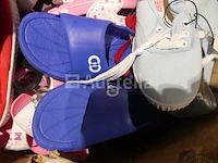 75 veelkleurige strandschoenen - afbeelding 4 van  9