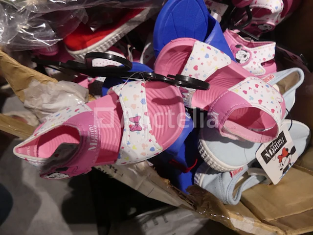 75 veelkleurige strandschoenen - afbeelding 5 van  9