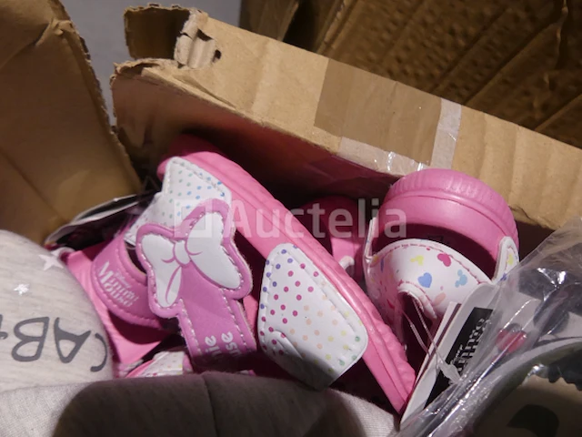 75 veelkleurige strandschoenen - afbeelding 9 van  9