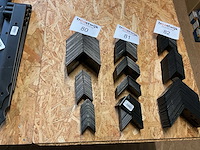 76 zwarte hoek verbinders - afbeelding 1 van  5