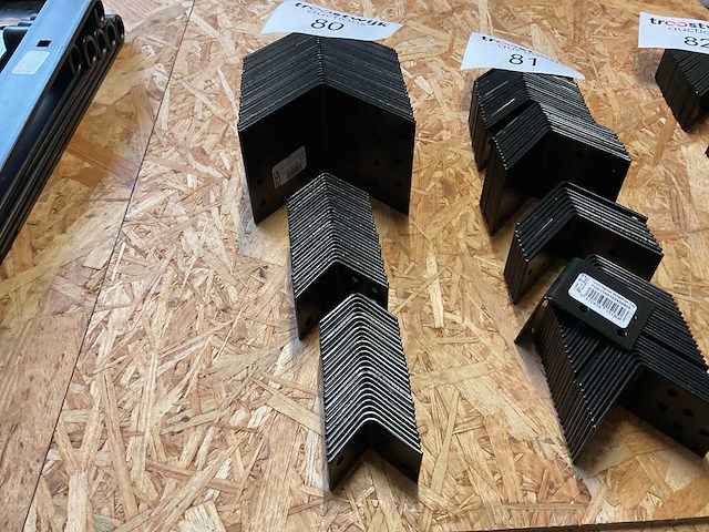 76 zwarte hoek verbinders - afbeelding 2 van  5