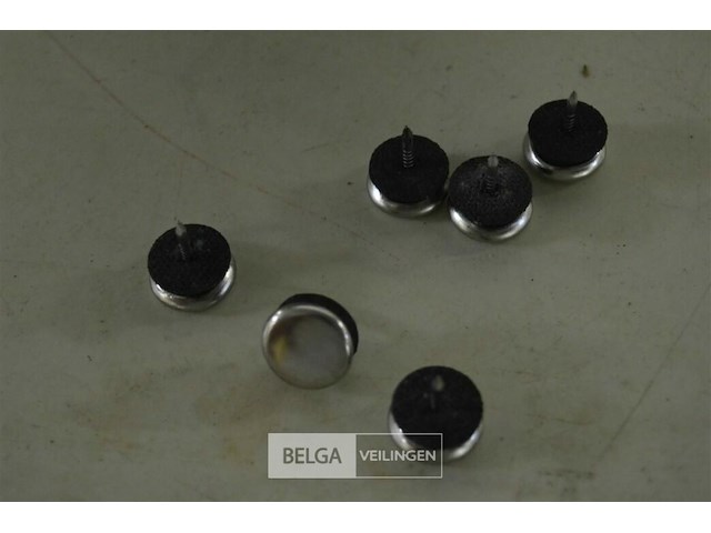 ±78 doosjes nagels voor stoelbekleding - afbeelding 2 van  3