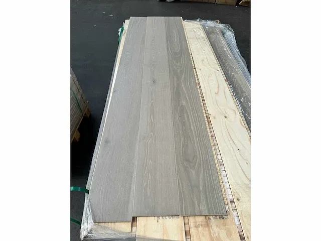 78,4 m2 eiken meerlagen parket 281-2 - afbeelding 1 van  3