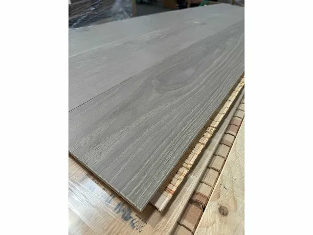 78,4 m2 eiken meerlagen parket 281-2 - afbeelding 2 van  3