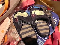 79 diverse veelkleurige strandschoenen - afbeelding 8 van  8