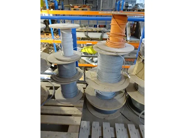 7x colli diverse elektriciteitskabel - afbeelding 1 van  8