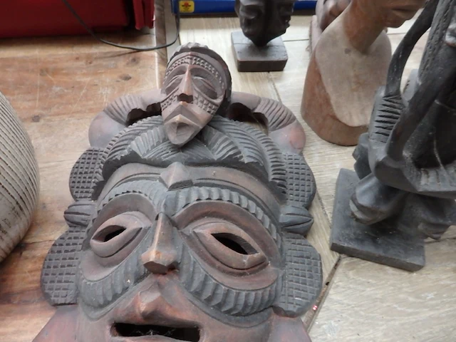 7x congolese masker en beelden - afbeelding 2 van  3