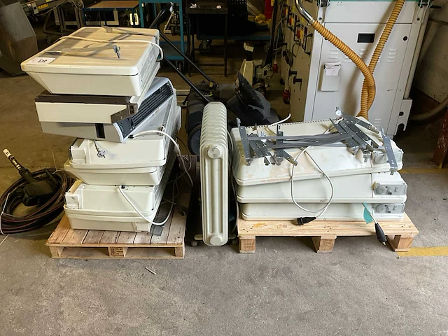 7x convector dimplex plx3000 + 4 diverse verwarmingselementen - afbeelding 1 van  8