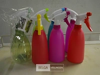 7x gekleurde plantensproeiers - afbeelding 1 van  1