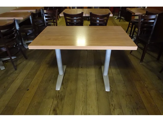 7x houten tafel vv metalen voet - afbeelding 3 van  3