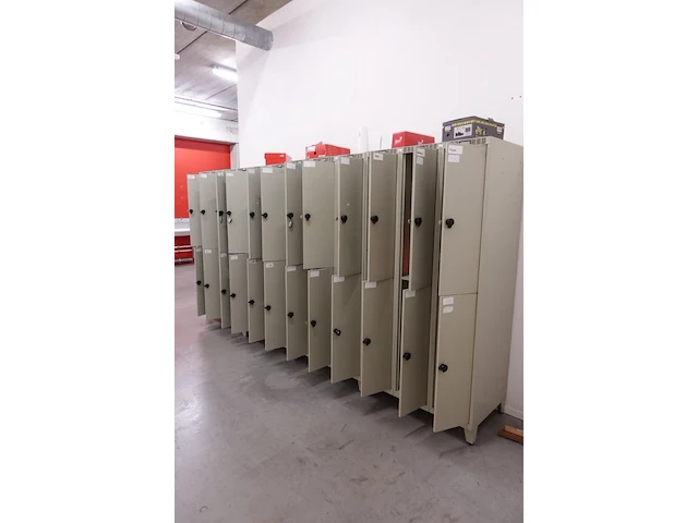 7x metalen lockerkast - afbeelding 1 van  8