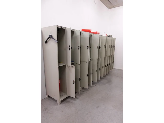 7x metalen lockerkast - afbeelding 2 van  8
