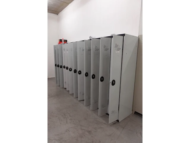 7x metalen lockerkast - afbeelding 3 van  8