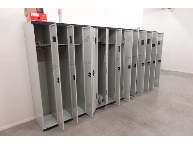 7x metalen lockerkast - afbeelding 4 van  8