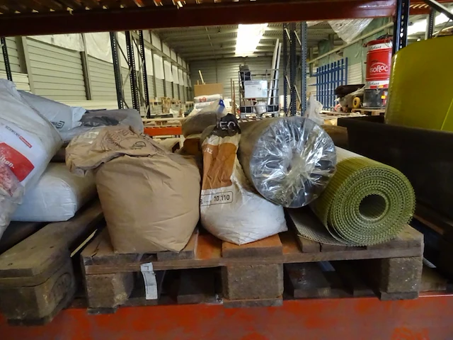 7x pallet bouw materialen - afbeelding 8 van  17