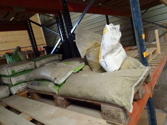 7x pallet bouw materialen - afbeelding 10 van  17