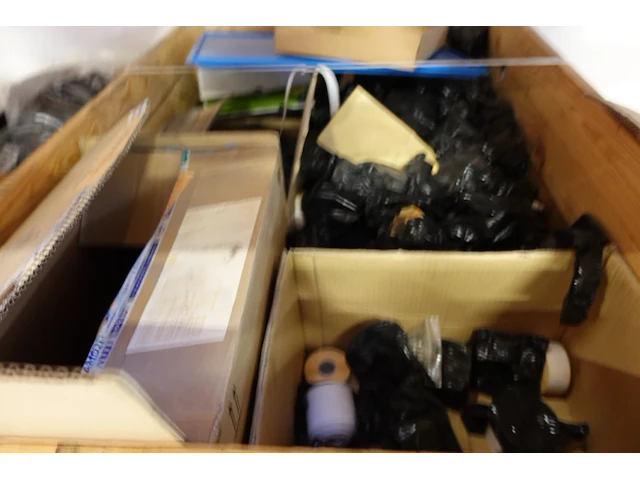 7x pallet diverse onderdelen laadpaalproductie - afbeelding 2 van  15
