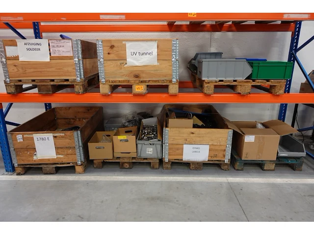 7x pallet diverse onderdelen laadpaalproductie - afbeelding 1 van  15