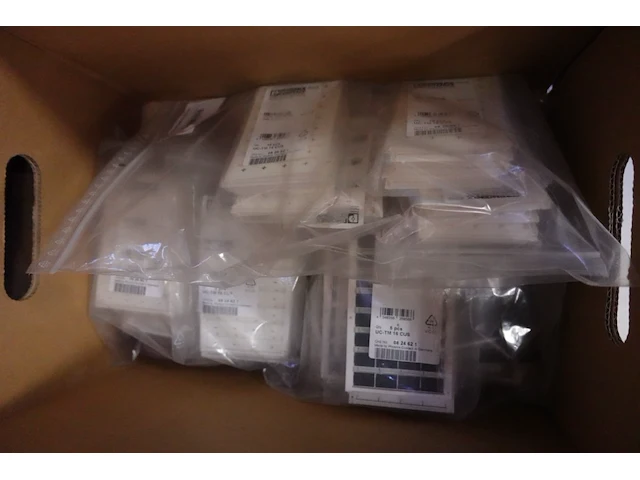 7x pallet diverse onderdelen laadpaalproductie - afbeelding 10 van  15