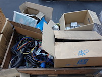 7x pallet elektrische onderdelen laadpaalproductie - afbeelding 6 van  12