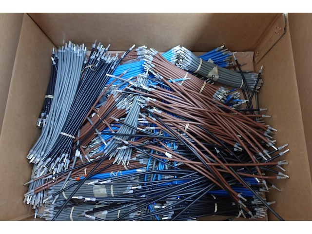 7x pallet elektrische onderdelen laadpaalproductie - afbeelding 10 van  12