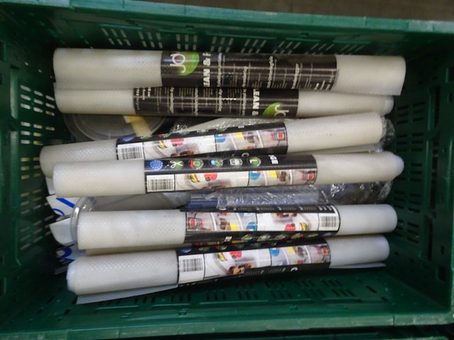 7x stapelbare kunststof bak + inhoud - afbeelding 4 van  11