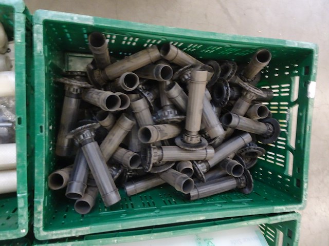 7x stapelbare kunststof bak + inhoud - afbeelding 5 van  11