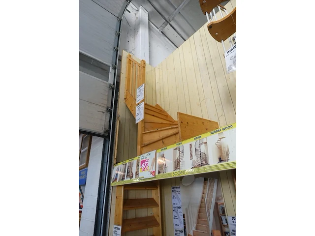 7x toonzaalmodel trappen - afbeelding 3 van  10