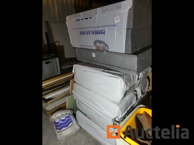 8 balen van isocell houtcellulose - afbeelding 1 van  4