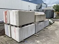 8 betonnen stapblokken - afbeelding 1 van  2