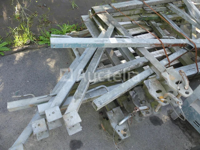 8 beugels voor doka framax 90 bekistingspaneel - afbeelding 1 van  4