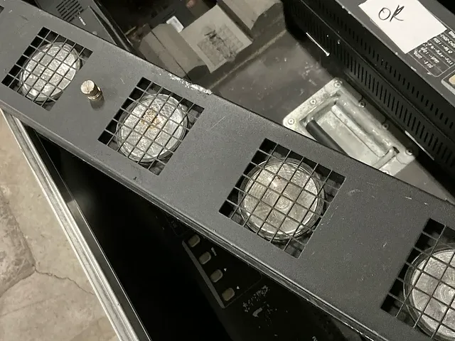 8 blinders showtec sunstrip active - afbeelding 2 van  7