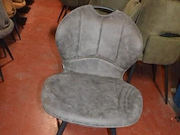 8 bruin fineerhouten bistro tafels 70x70cm , 11 moderne kuipstoelen grijze stoffen zit en rug , 5 moderne kuipstoelen bruin stoffen zit en rug , moderne grijze stoffen muurbank (6,8,9,10) - afbeelding 5 van  18