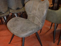 8 bruin fineerhouten bistro tafels 70x70cm , 11 moderne kuipstoelen grijze stoffen zit en rug , 5 moderne kuipstoelen bruin stoffen zit en rug , moderne grijze stoffen muurbank (6,8,9,10) - afbeelding 6 van  18
