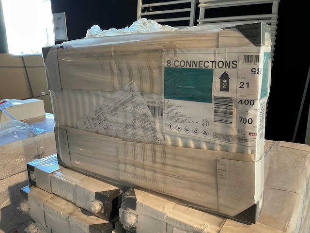 8-connections 22 radiator (15x) - afbeelding 1 van  3