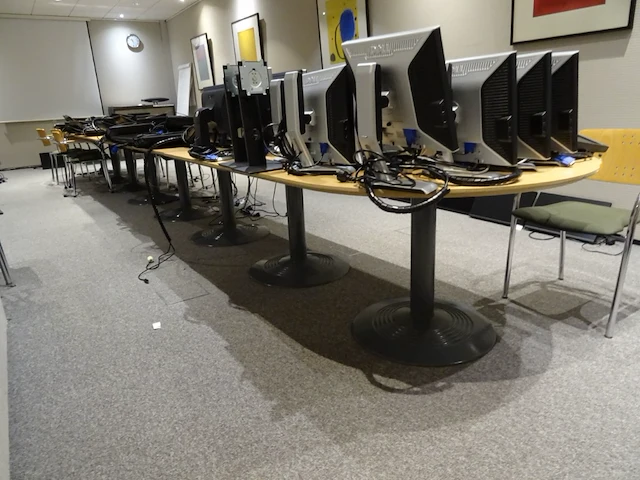8-delige vergadertafel + 20x stoel - afbeelding 1 van  7