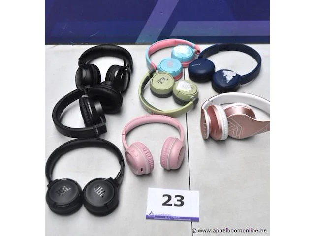 8 div headphones wo jbl, zonder kabel, werking niet gekend - afbeelding 1 van  3