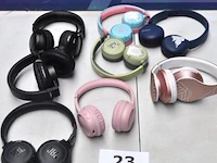 8 div headphones wo jbl, zonder kabel, werking niet gekend - afbeelding 1 van  3