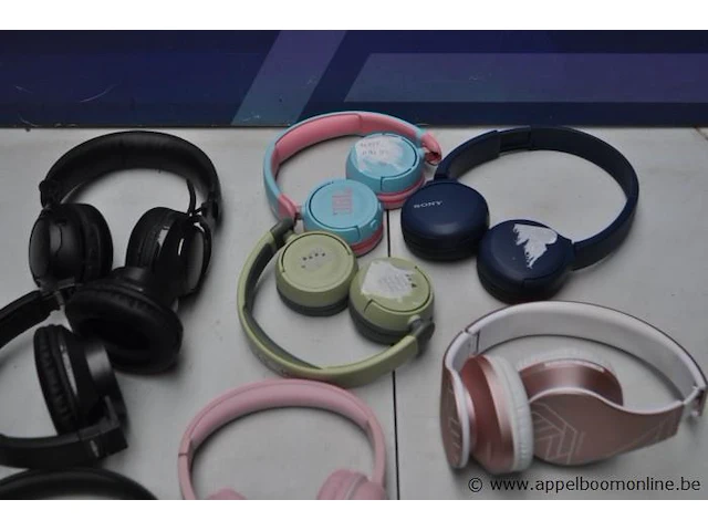 8 div headphones wo jbl, zonder kabel, werking niet gekend - afbeelding 2 van  3