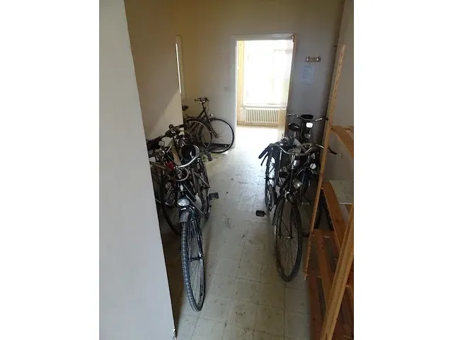 8 diverse fietsen - afbeelding 1 van  5